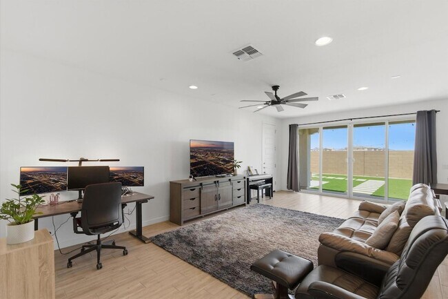 Foto del edificio - 5935 S Coyote Canyon