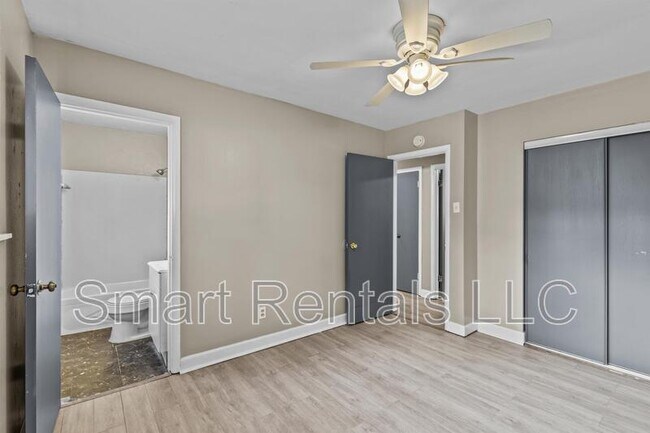 Foto del edificio - 1395 Bluebird Dr