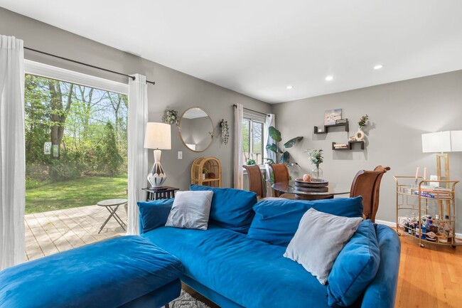 Foto del edificio - 3205 Woodland Ave