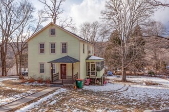 Building Photo - 245 Peekskill Hollow Rd