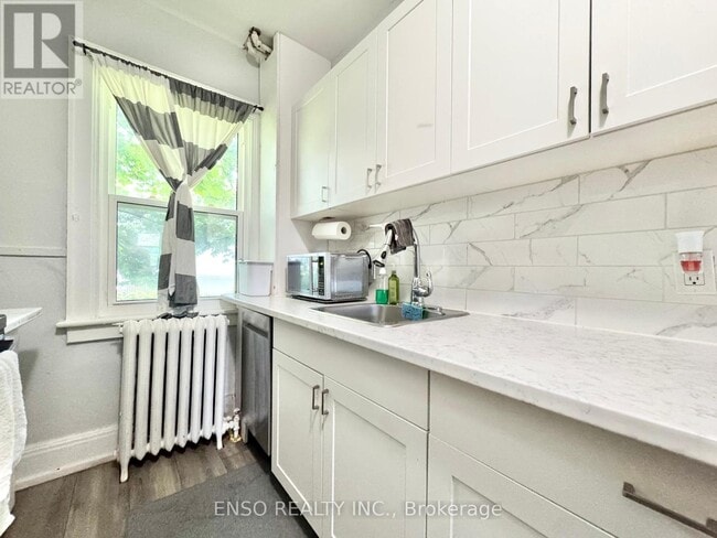 Building Photo - 5325-5325 Van Alstyne Pl