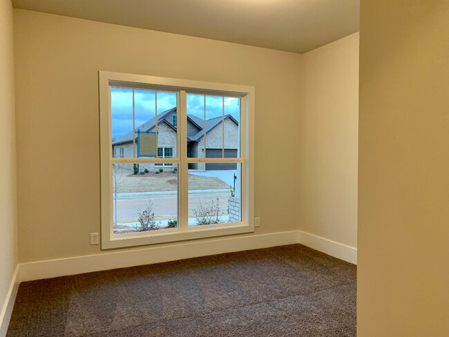 Foto del edificio - Coming soon!!! "Spacious 4-Bed Haven with Granite Elegance in Huntsville’s Heart!"