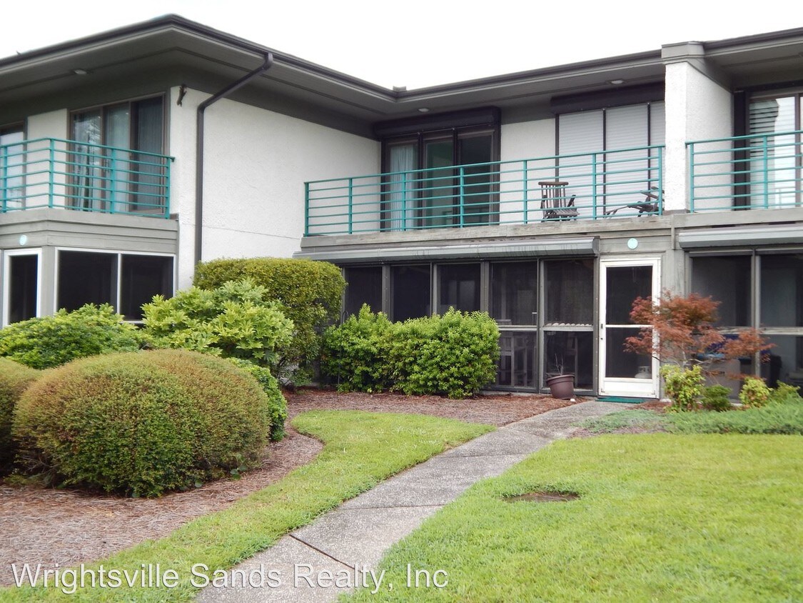 Foto principal - 1308 Edgewater Club Rd
