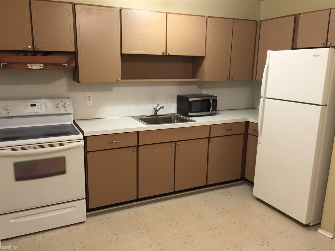 Foto principal - 26419 W 7 Mile Rd