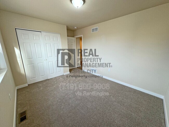 Building Photo - 223 W Harmony Dr