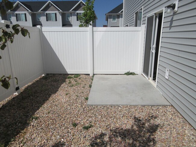 Foto del edificio - 3 bedroom, 2 bath - in the heart of Cedar ...