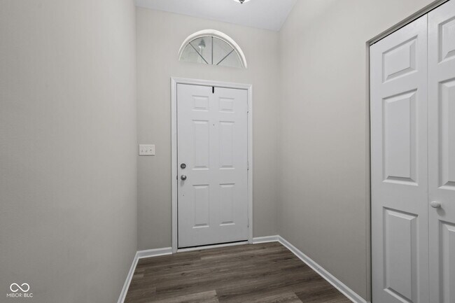 Foto del edificio - 6815 Cherry Laurel Ln