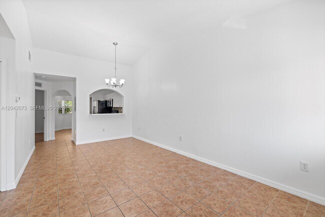 Building Photo - 1320 SE 31st Ct