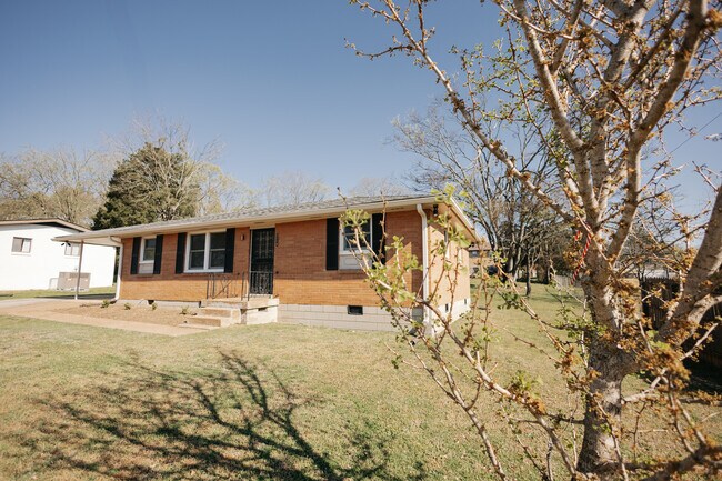 Building Photo - 3114 Richmond Hill Dr