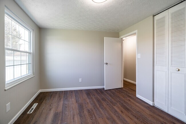 Foto del edificio - 5272 Quincy Dr