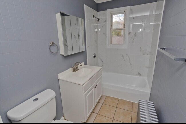 Foto del edificio - 130 Bowles St