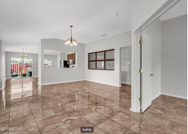 Foto del edificio - 1413 Heather Ct