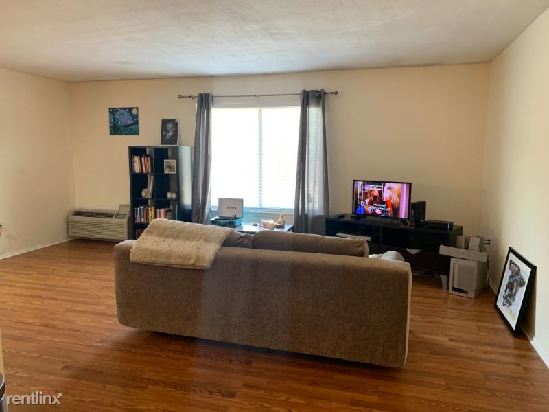 Primary Photo - 2 br, 1 bath Apartment - 54 Eton Way