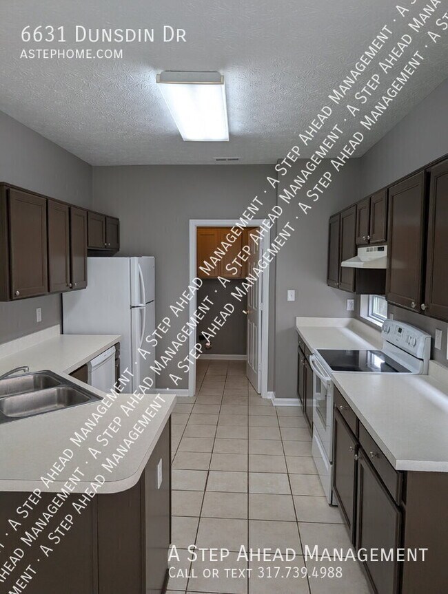 Foto del edificio - 6631 Dunsdin Dr
