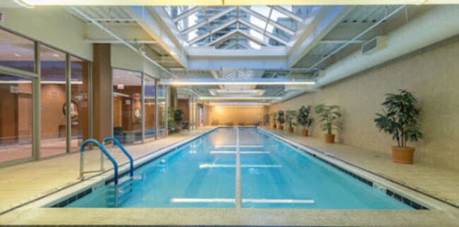 Building Photo - 222 N Columbus Dr