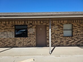 Building Photo - 1549 Arizona Dr