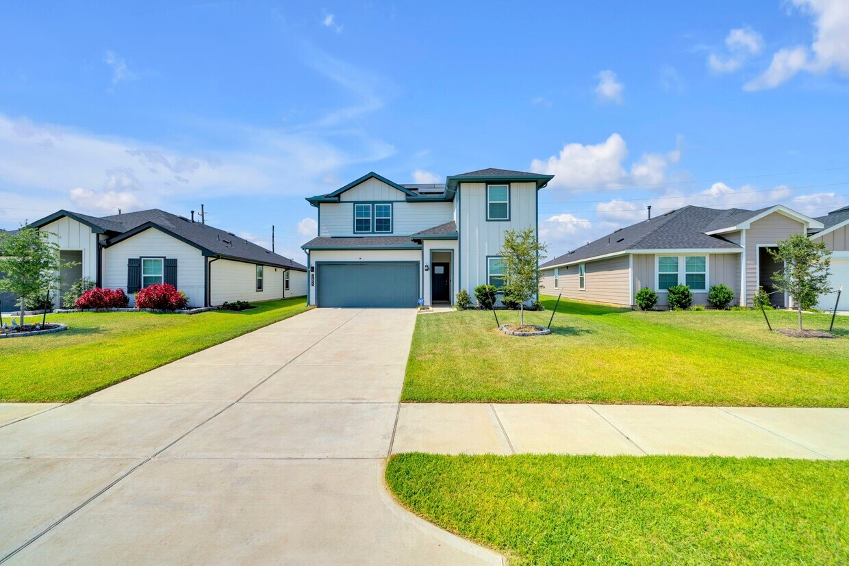 Foto principal - 31855 Hallington Hl Ln