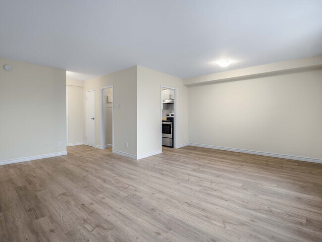 Photo du bâtiment - Seaway Tower Apartments
