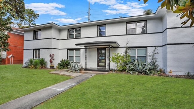 Foto del edificio - Beautifully renovated 2bed 1bath