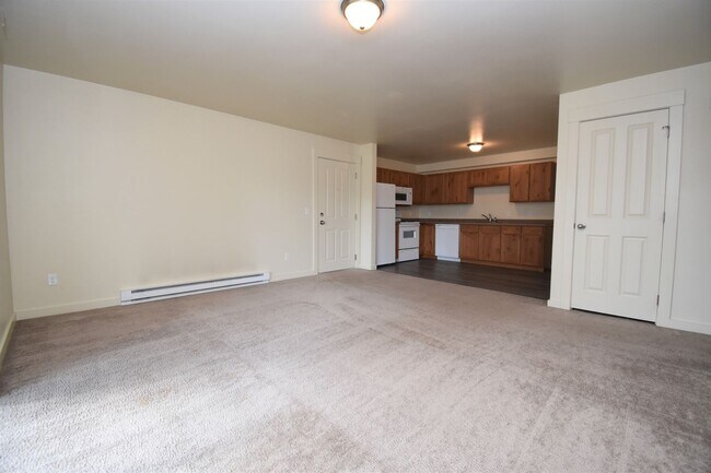 Foto del edificio - Centrally Located Second Floor 2b w/ Priva...