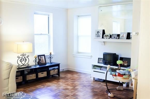 Building Photo - 2 br, 1 bath Apartment - Hobart Court