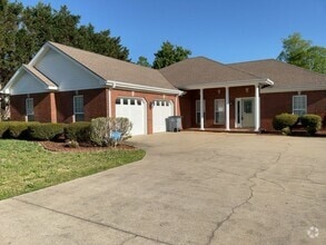 Building Photo - 11 Cedar Brook Ln
