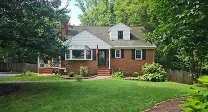 Building Photo - 4021 Laurel Rd