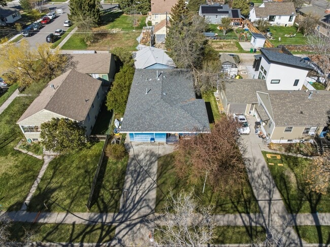 Building Photo - 517 S 13th Ave