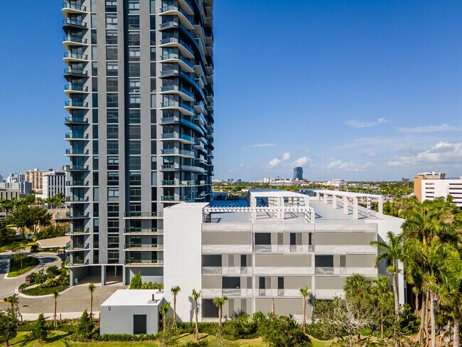 Foto del edificio - Mondrian Hallandale Beach Residences