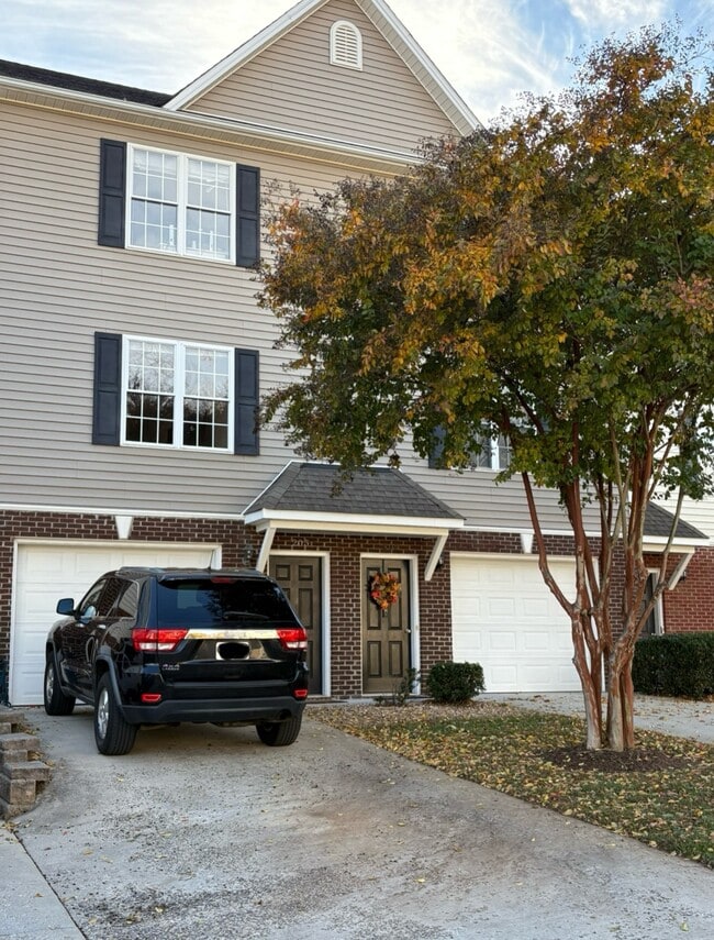 Photo - 1810 Broadway St Townhome