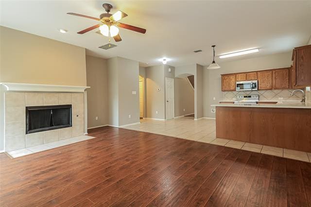 Foto del edificio - 5728 Bedrock Dr