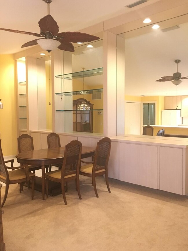 Foto del edificio - 10901 Myrtle Oak Ct