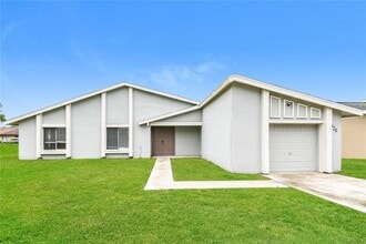Building Photo - 820 E Flag Ln