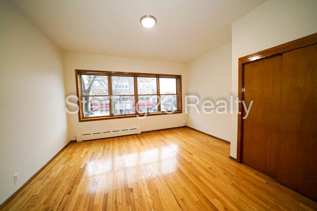 Foto del edificio - 3703 31st Ave