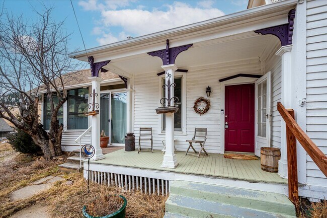 Foto del edificio - 139 Virginia Canyon Rd
