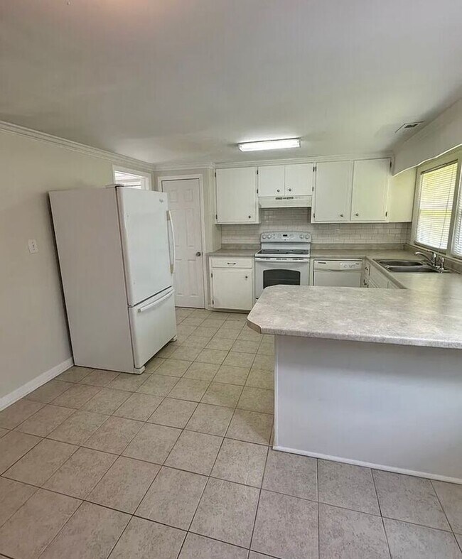 Foto del edificio - Cozy 2BR Cottage/No Carpet, large laundry ...