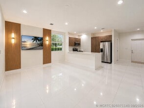 Building Photo - 1030 Crystal Way