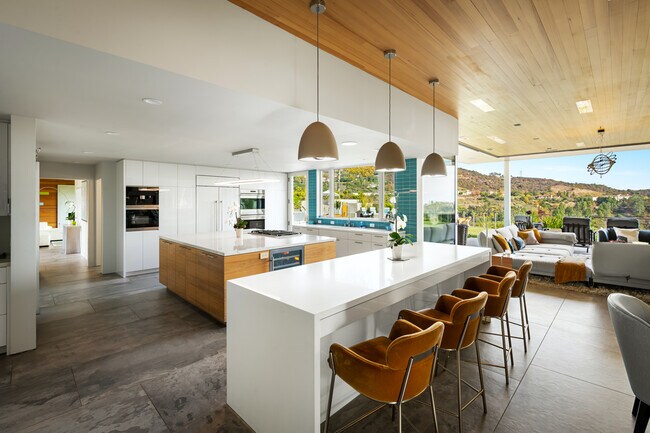 Foto del edificio - 2344 Banyan Dr