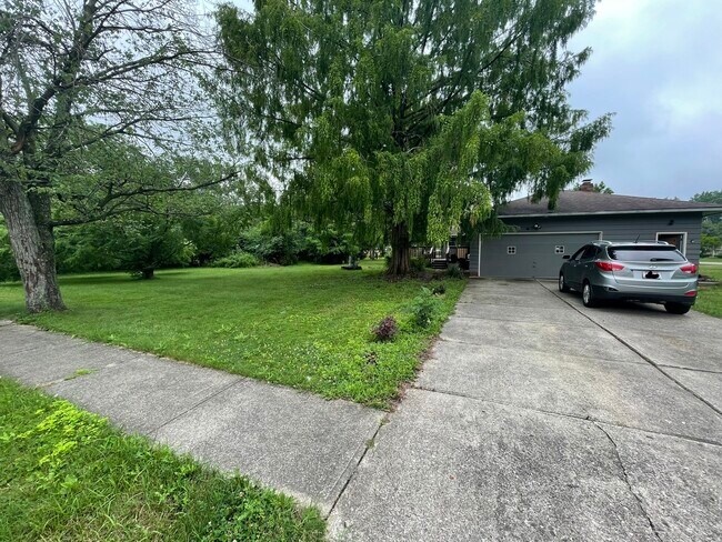 Building Photo - 13101 Harper Rd