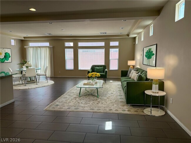 Building Photo - 6083 Crown Palms Ave