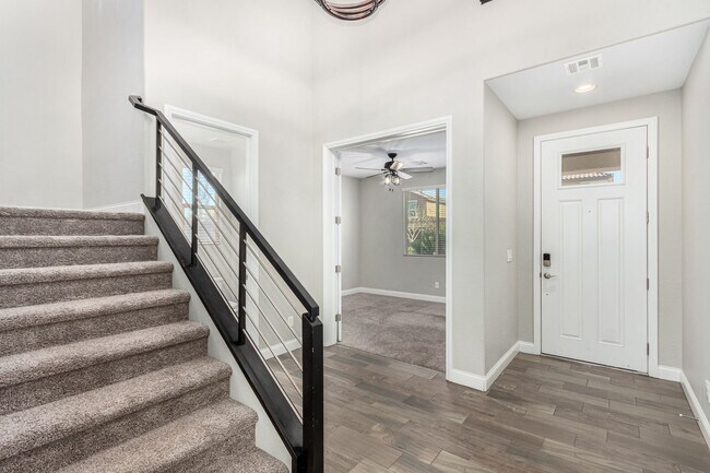 Foto del edificio - Southern Highlands Home with Loft & Patio!