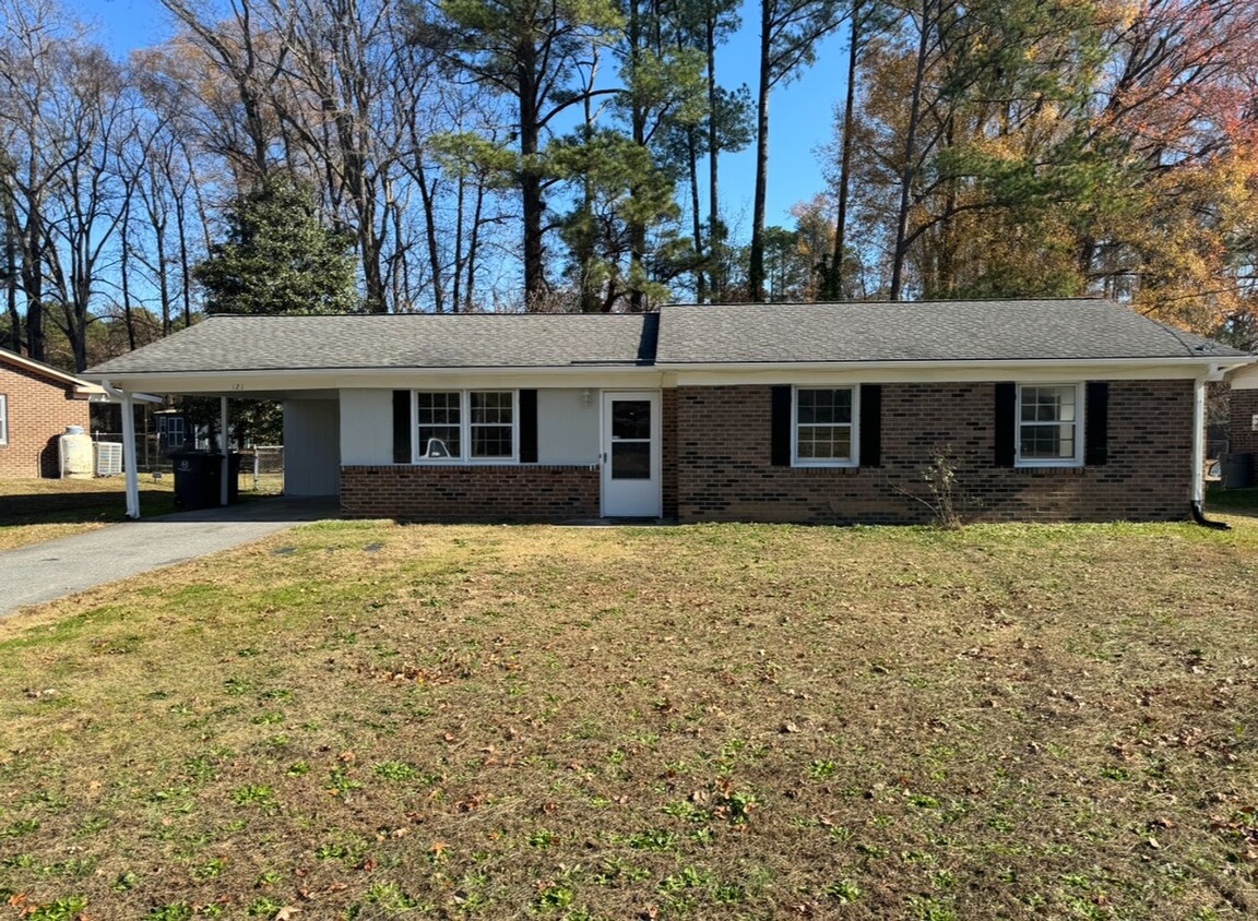 Primary Photo - 3 Bedroom House in Overton Hills Subdivision