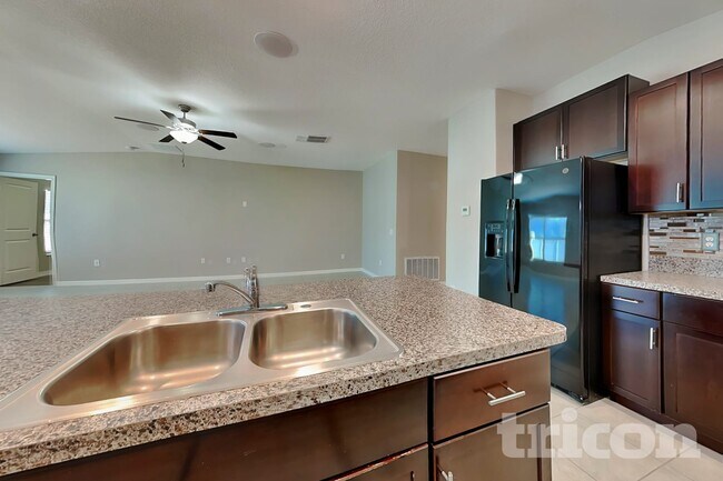 Foto del edificio - 4148 Salt Springs Ln