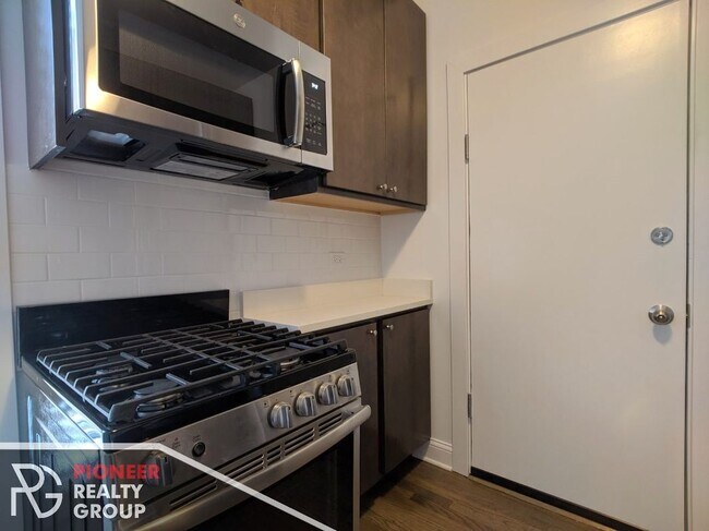 Foto del edificio - 2643 N Spaulding Ave