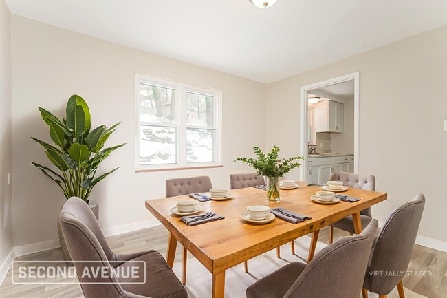 Foto del edificio - 5716 Brinley Dr