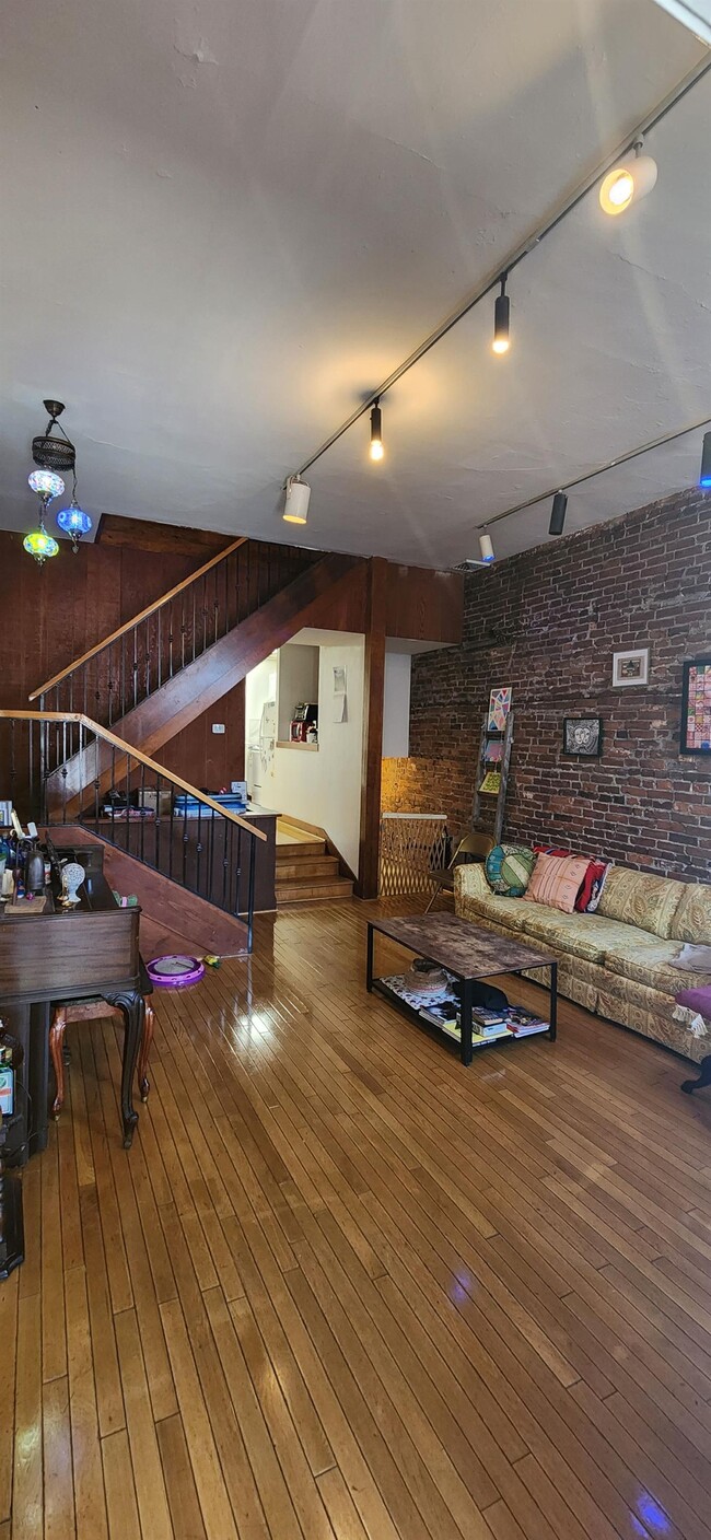 Building Photo - 4534 Baltimore Ave