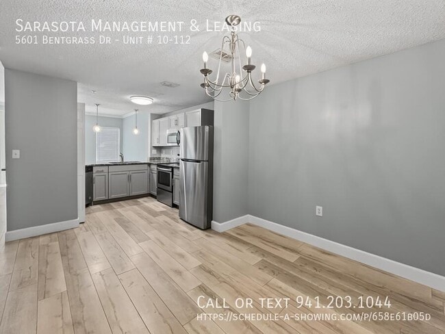 Building Photo - 5601 Bentgrass Dr