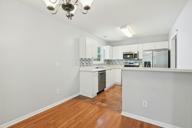 Foto del edificio - Cherokee Court Apartments