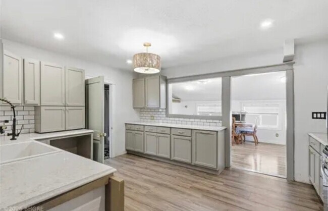 Foto del edificio - 6208 SE 2nd St
