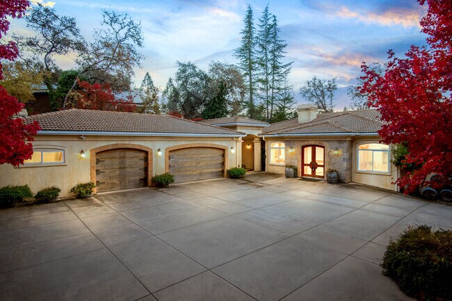 A medida que se acerca al frente de la casa - 18874 Meadowlark Ct
